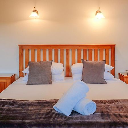 The Grand Hotel & Bar - Akaroa Luaran gambar