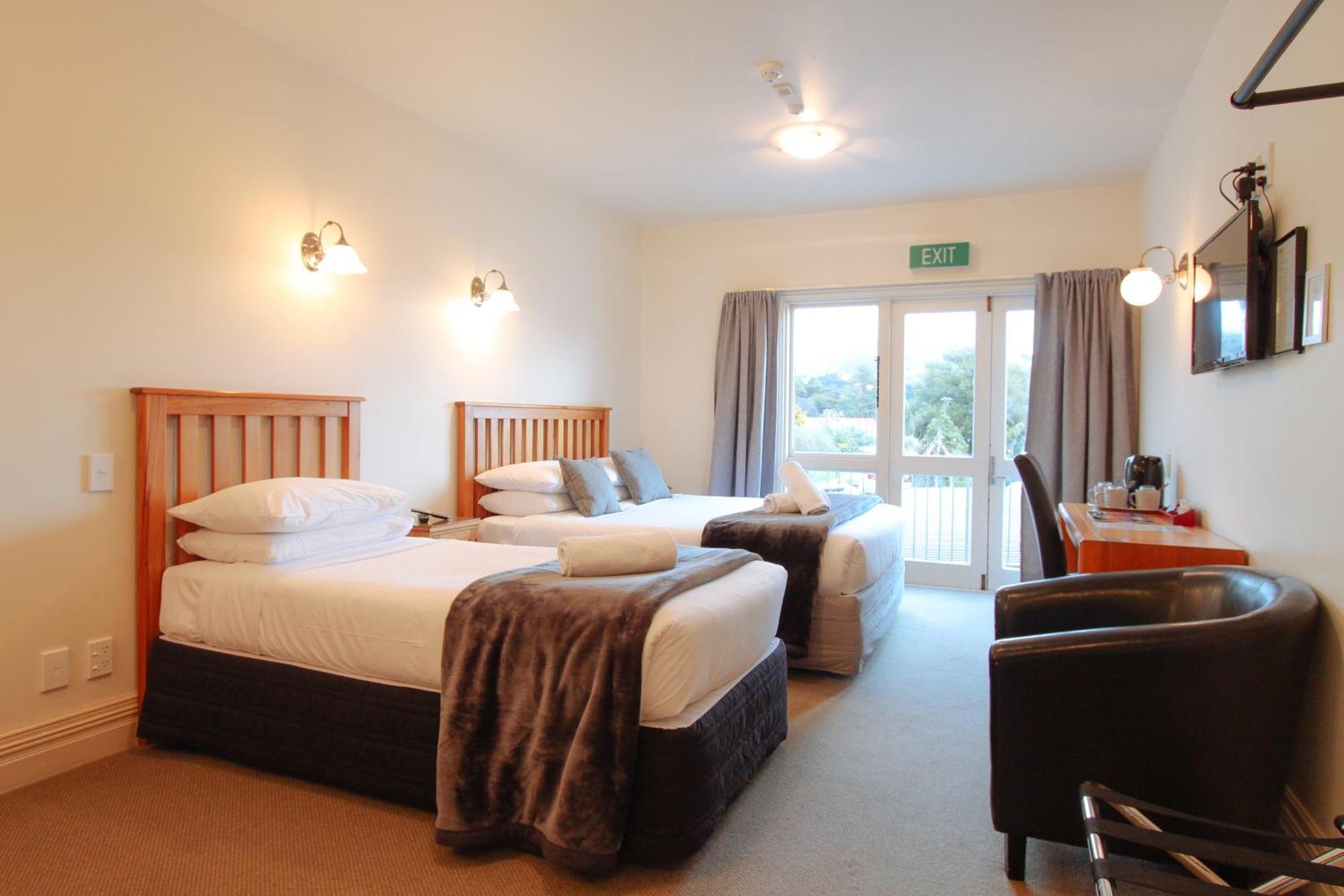 The Grand Hotel & Bar - Akaroa Luaran gambar