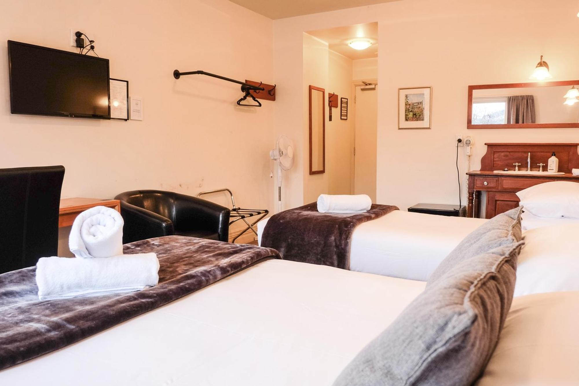 The Grand Hotel & Bar - Akaroa Luaran gambar