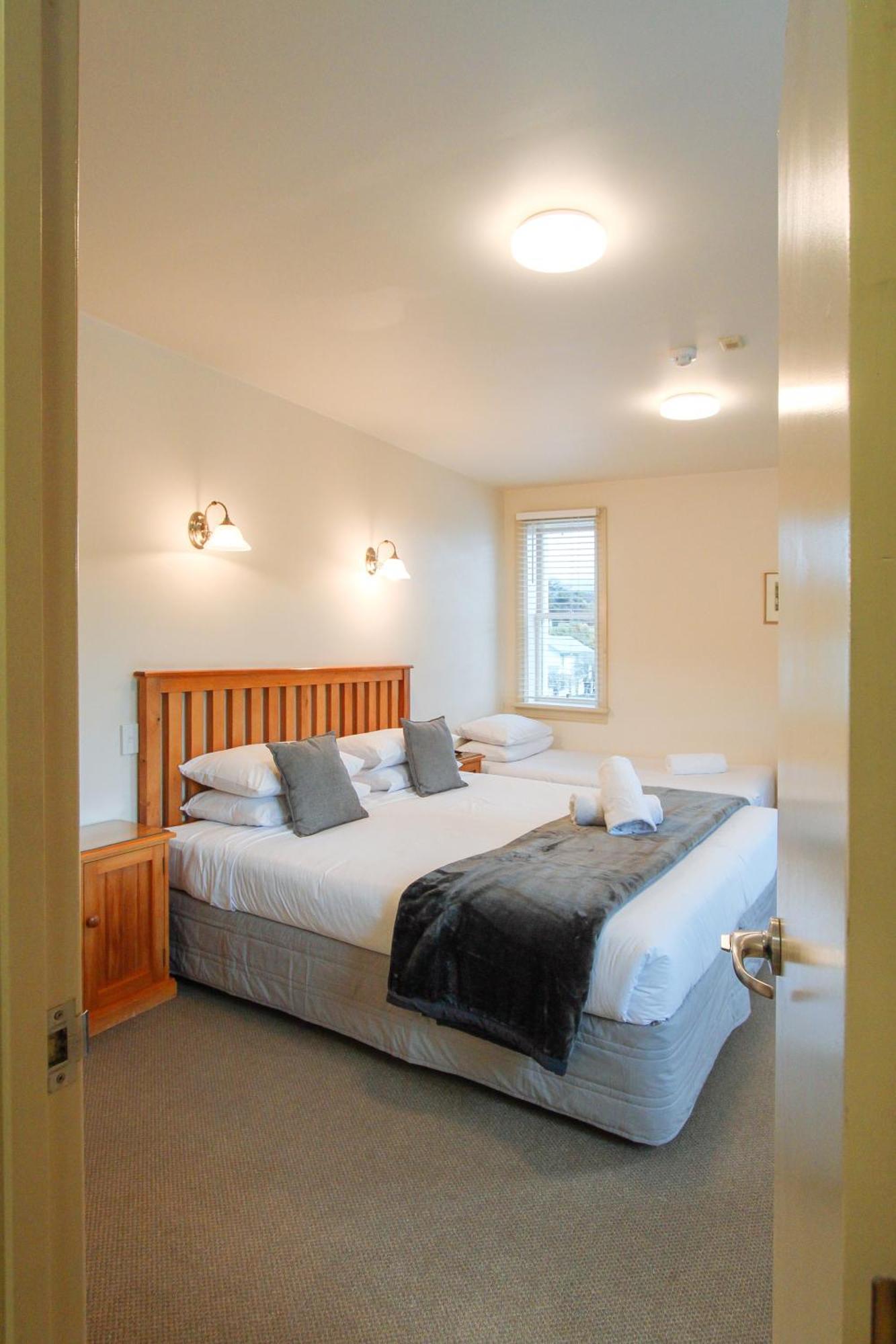The Grand Hotel & Bar - Akaroa Luaran gambar