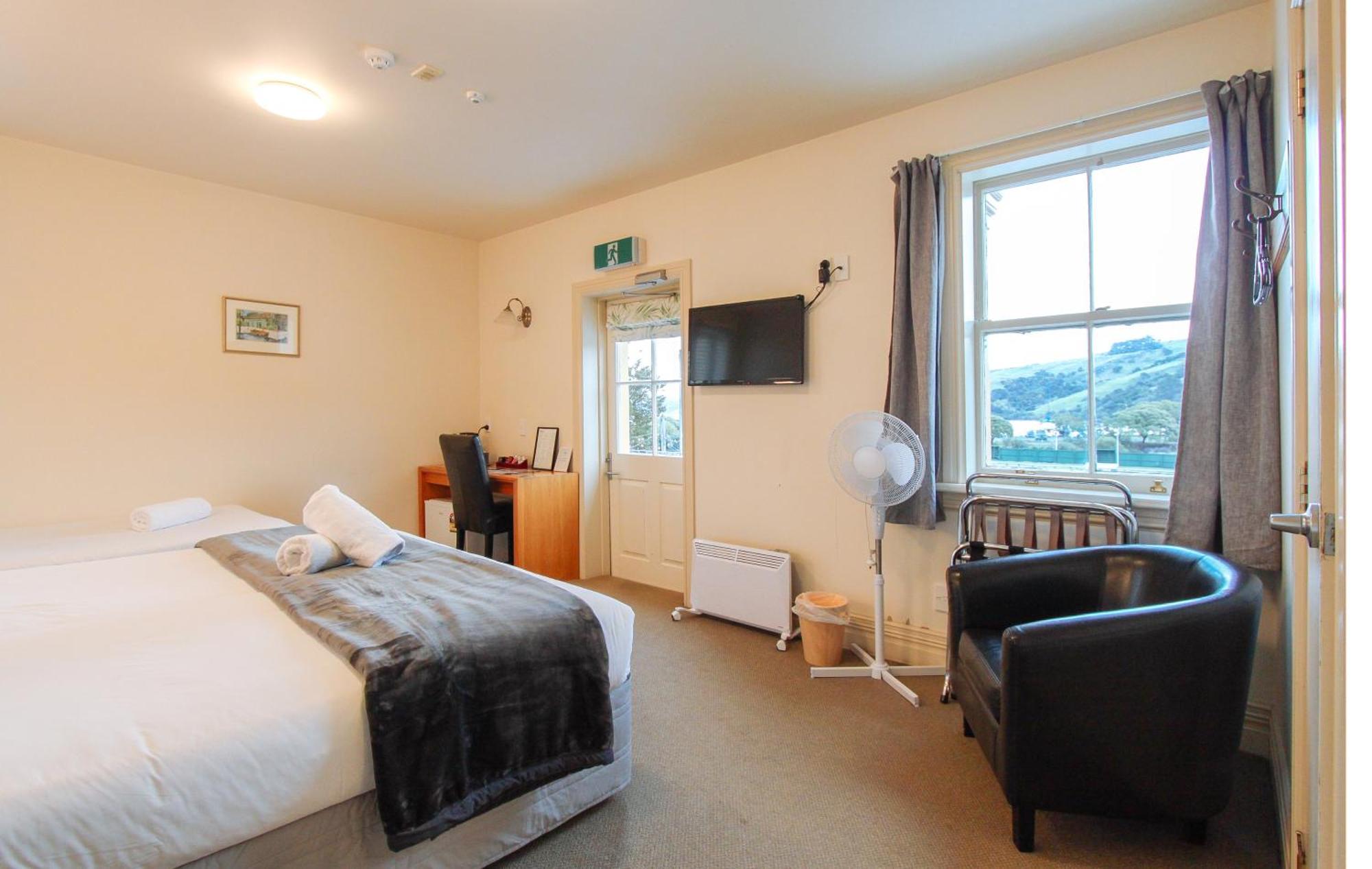 The Grand Hotel & Bar - Akaroa Luaran gambar