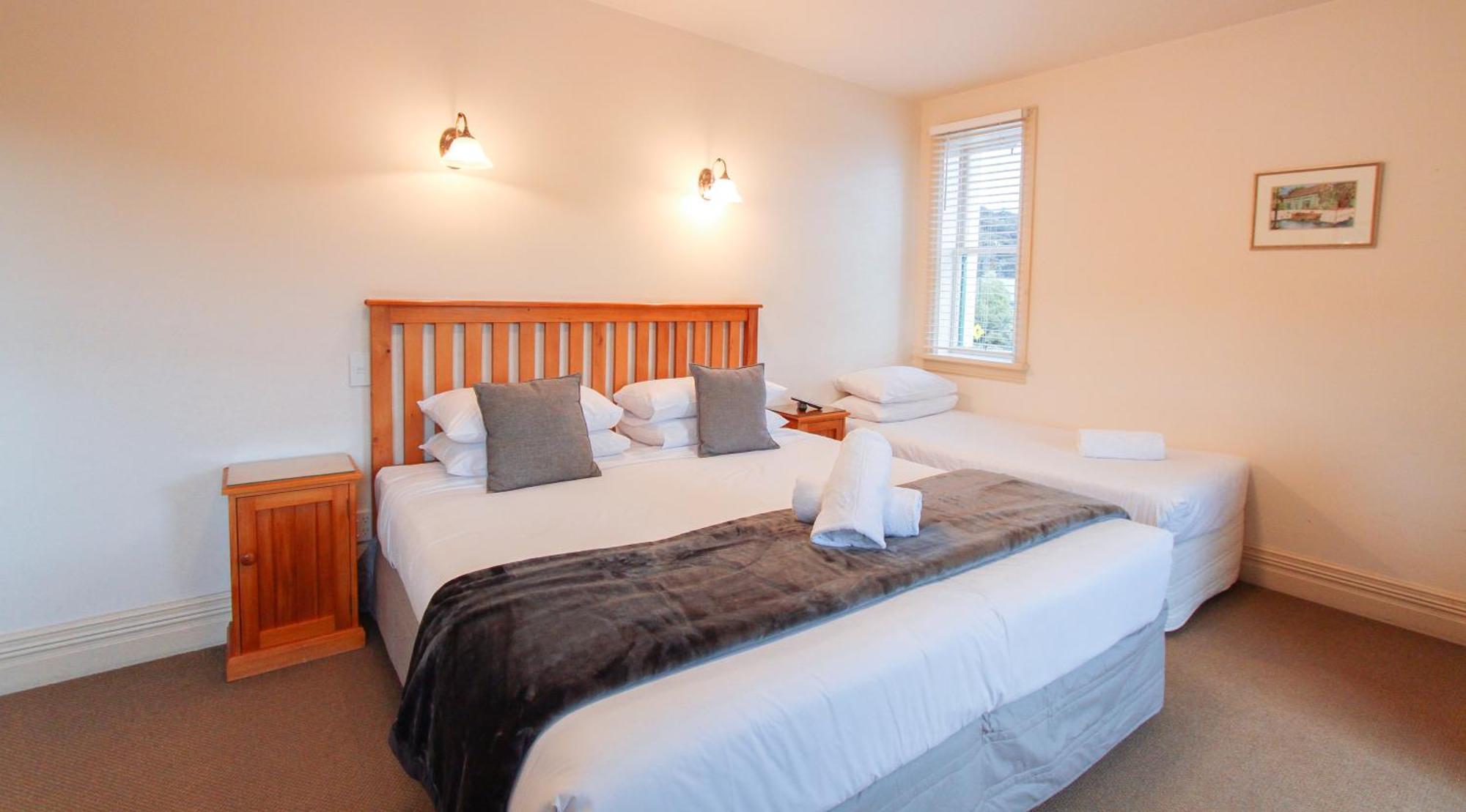 The Grand Hotel & Bar - Akaroa Luaran gambar
