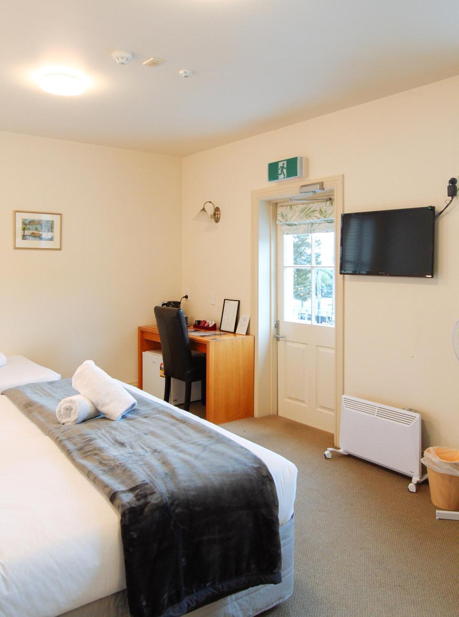 The Grand Hotel & Bar - Akaroa Luaran gambar