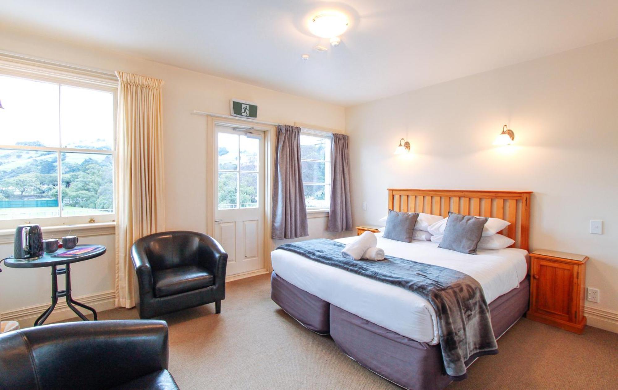 The Grand Hotel & Bar - Akaroa Luaran gambar