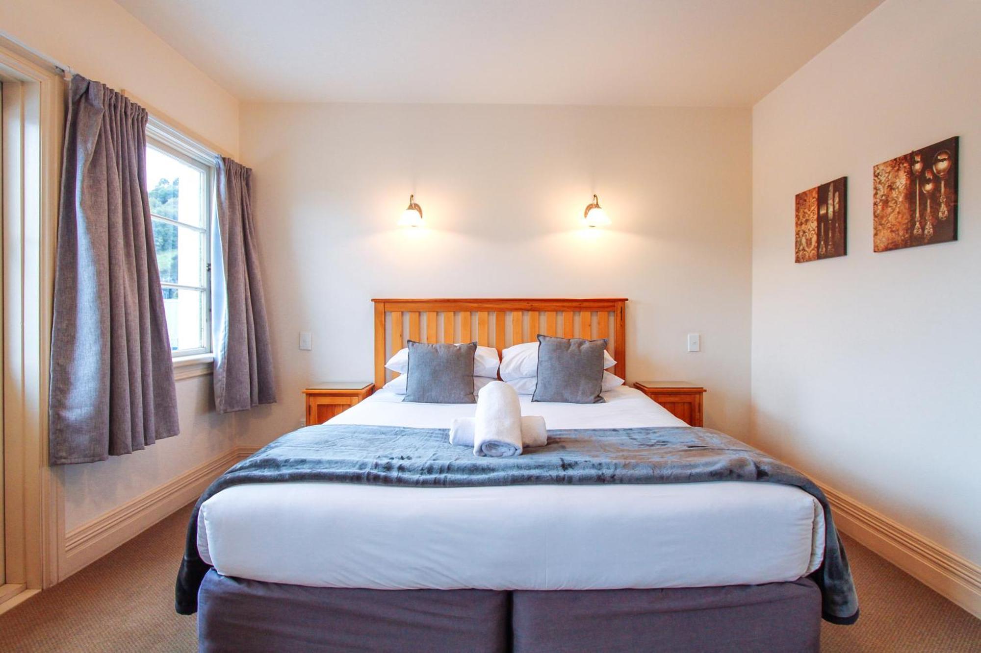 The Grand Hotel & Bar - Akaroa Luaran gambar