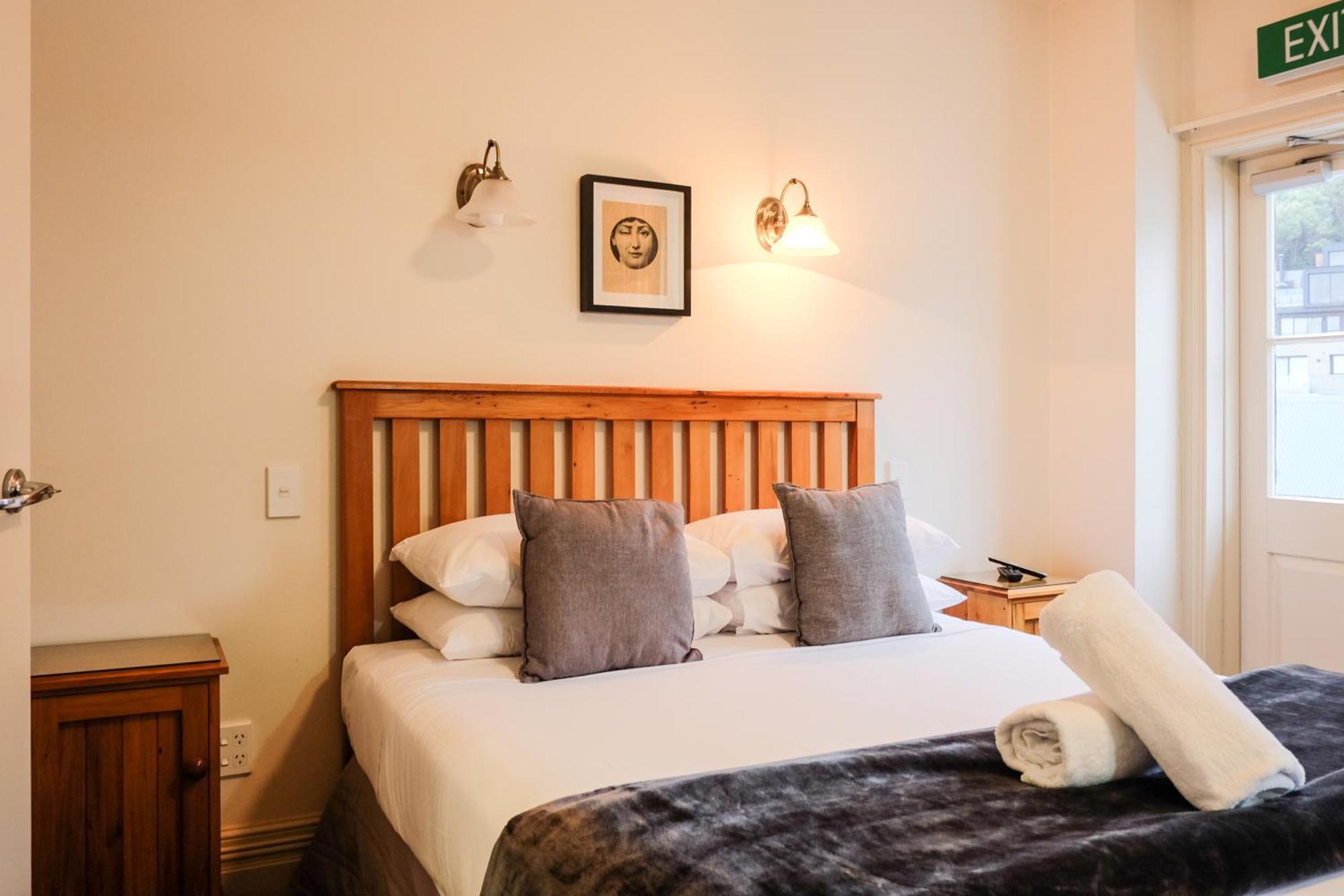 The Grand Hotel & Bar - Akaroa Luaran gambar